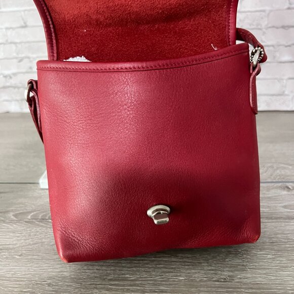 Vintage Authentic Coach Legacy Companion Red Cross Body Purse 9076 - Picture 6 of 9